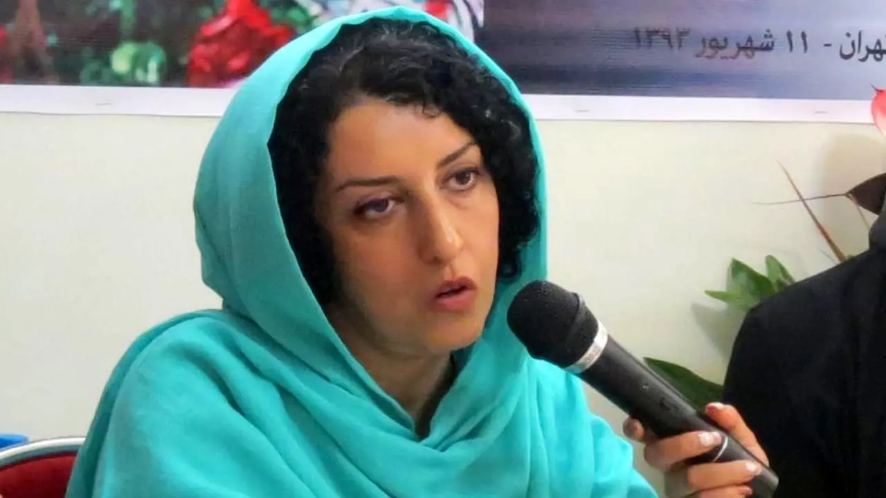 معاینه و چکاپ نرگس محمدی در بهداری زندان زنان+ ویدئو