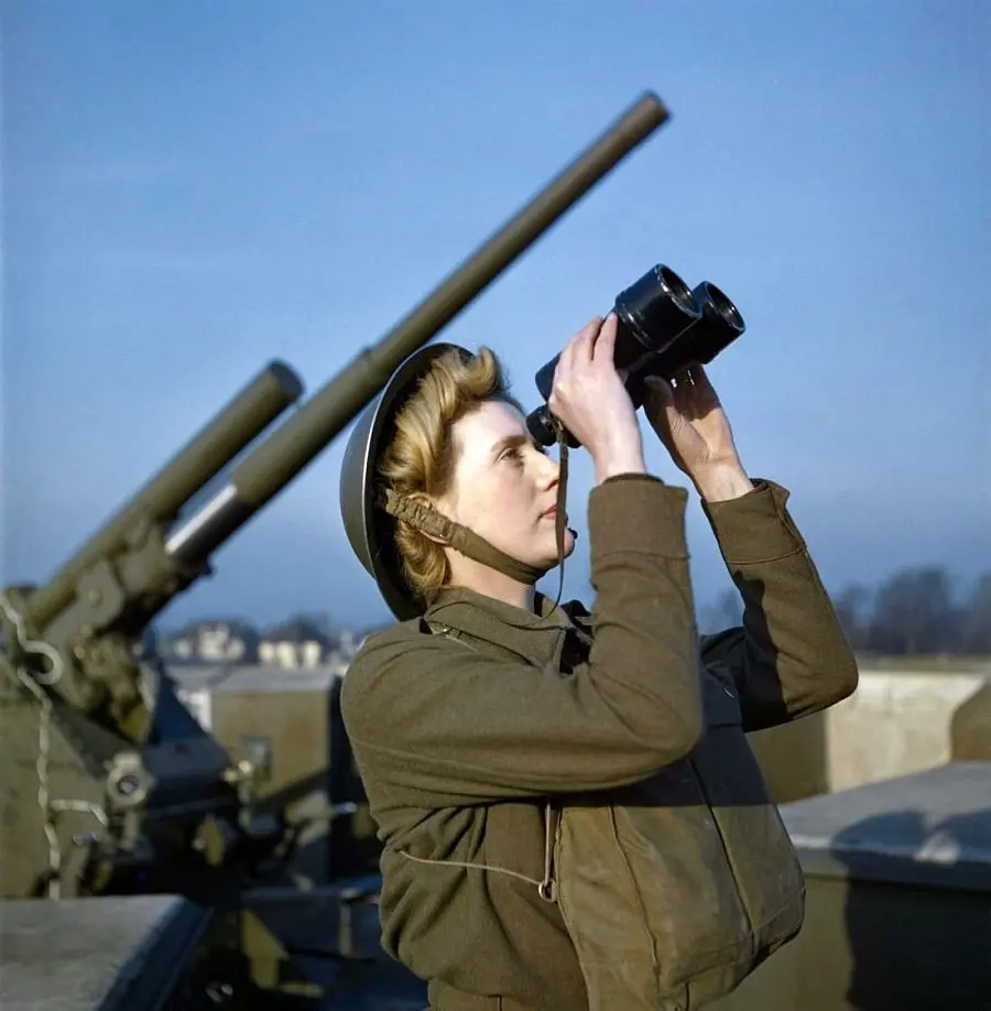 تصاویر رنگی کمیاب و دیده نشده از جنگ جهانی دوم