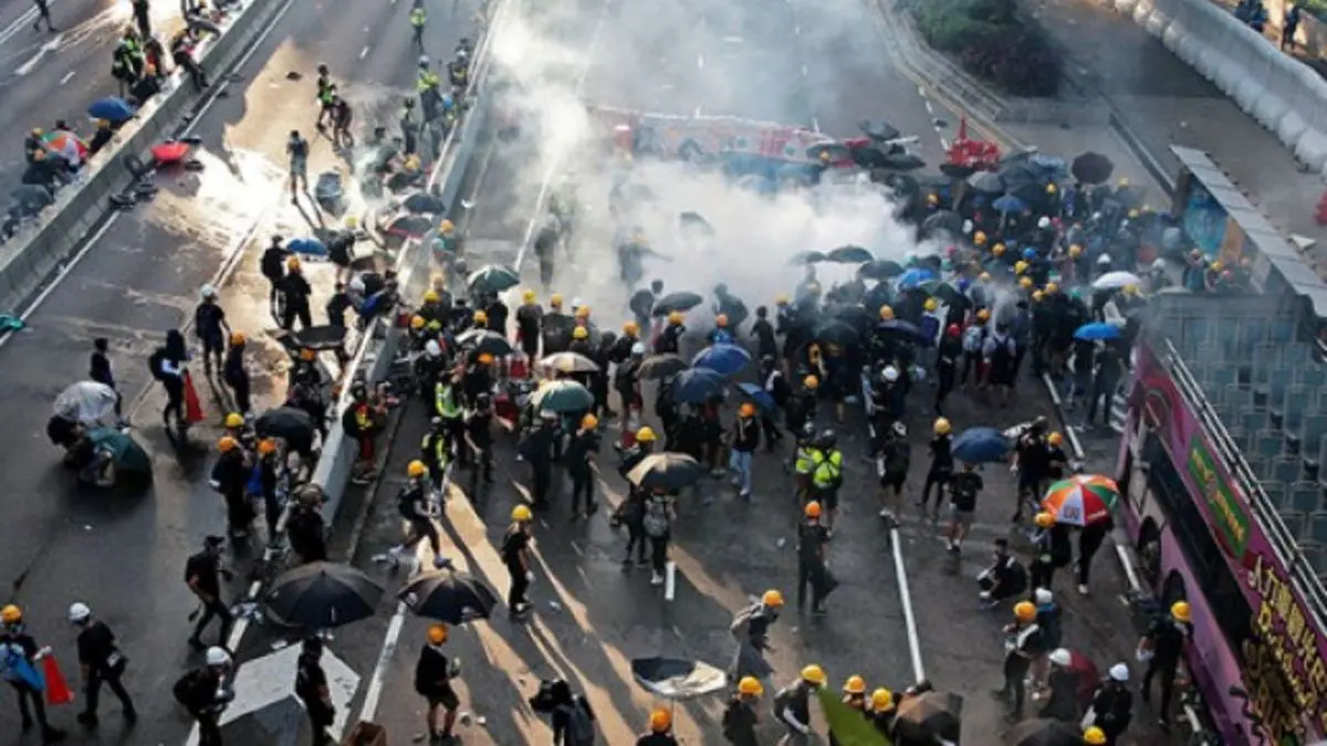 خواندن سرود معترضان در مدارس هنگ کنگ ممنوع شد