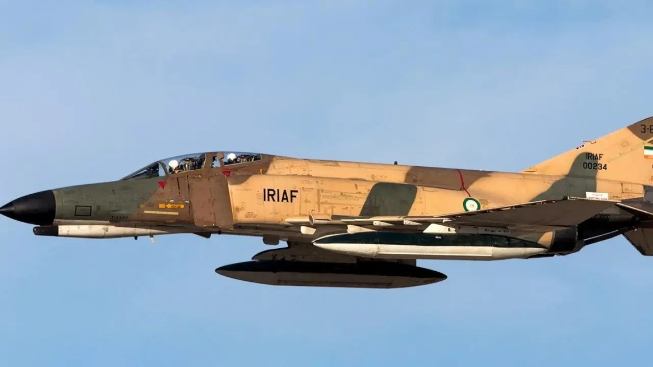 مانور دیدنی جنگنده اف-4 ارتش+ ویدئو