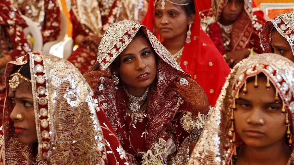 دور دنیا| چگونه مشکل اختلاف‌نظر با خانواده برای ازدواج را حل کنیم؟/ جوان هندی پاسخ متفاوتی می‌دهد