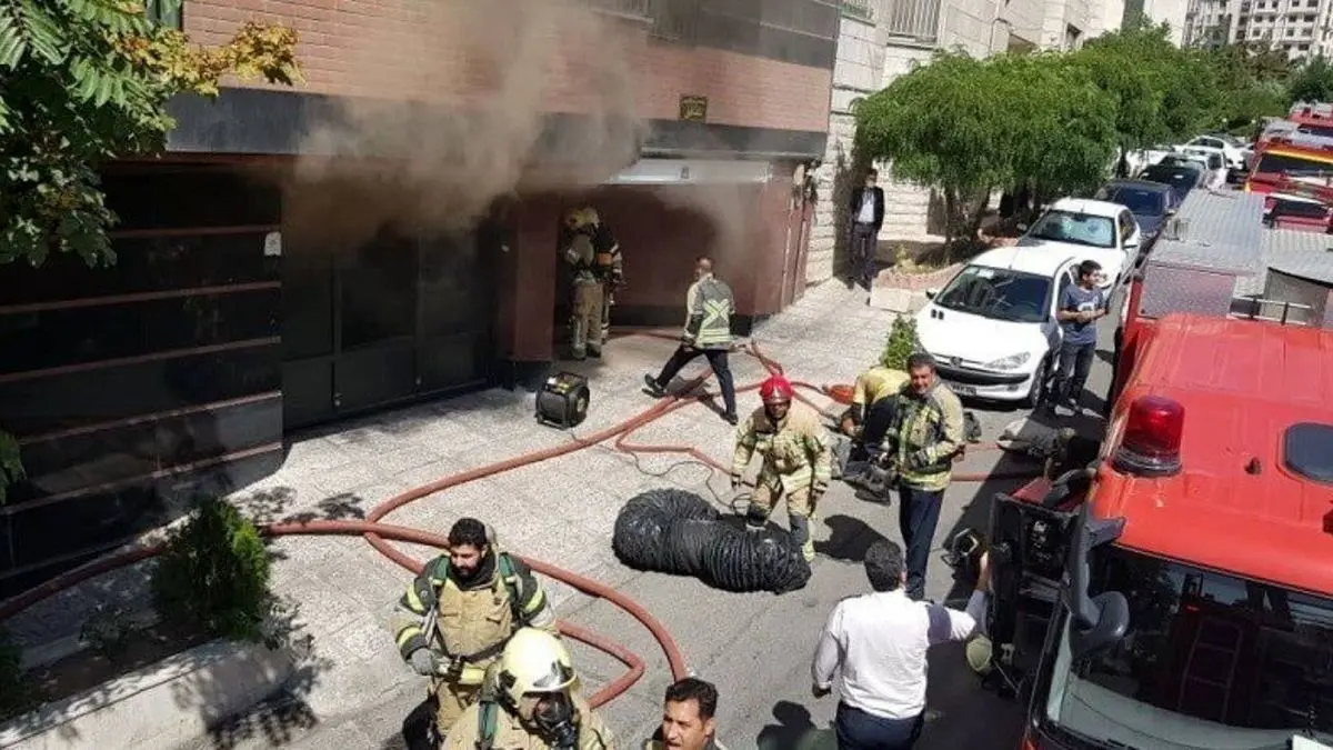 گرفتاری 16 نفر میان دود  آتش در سعادت‌آباد