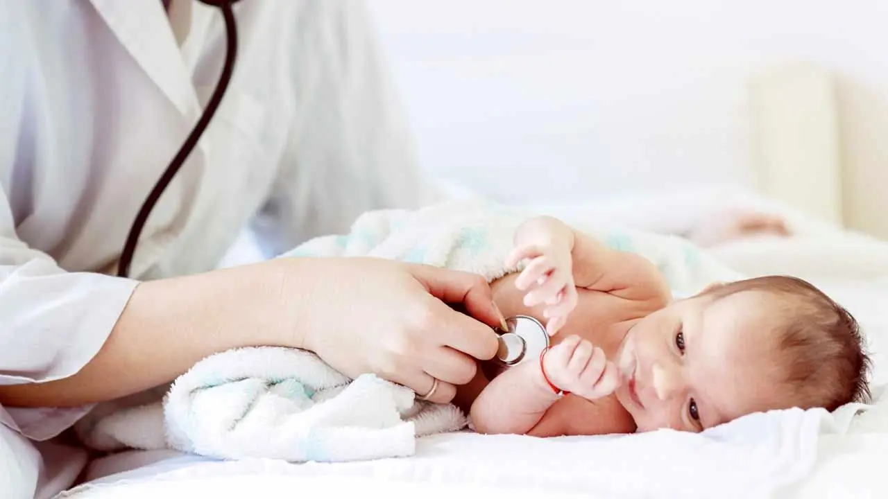 شیر مادر، عامل انتقال کرونای مادر به نوزاد است؟