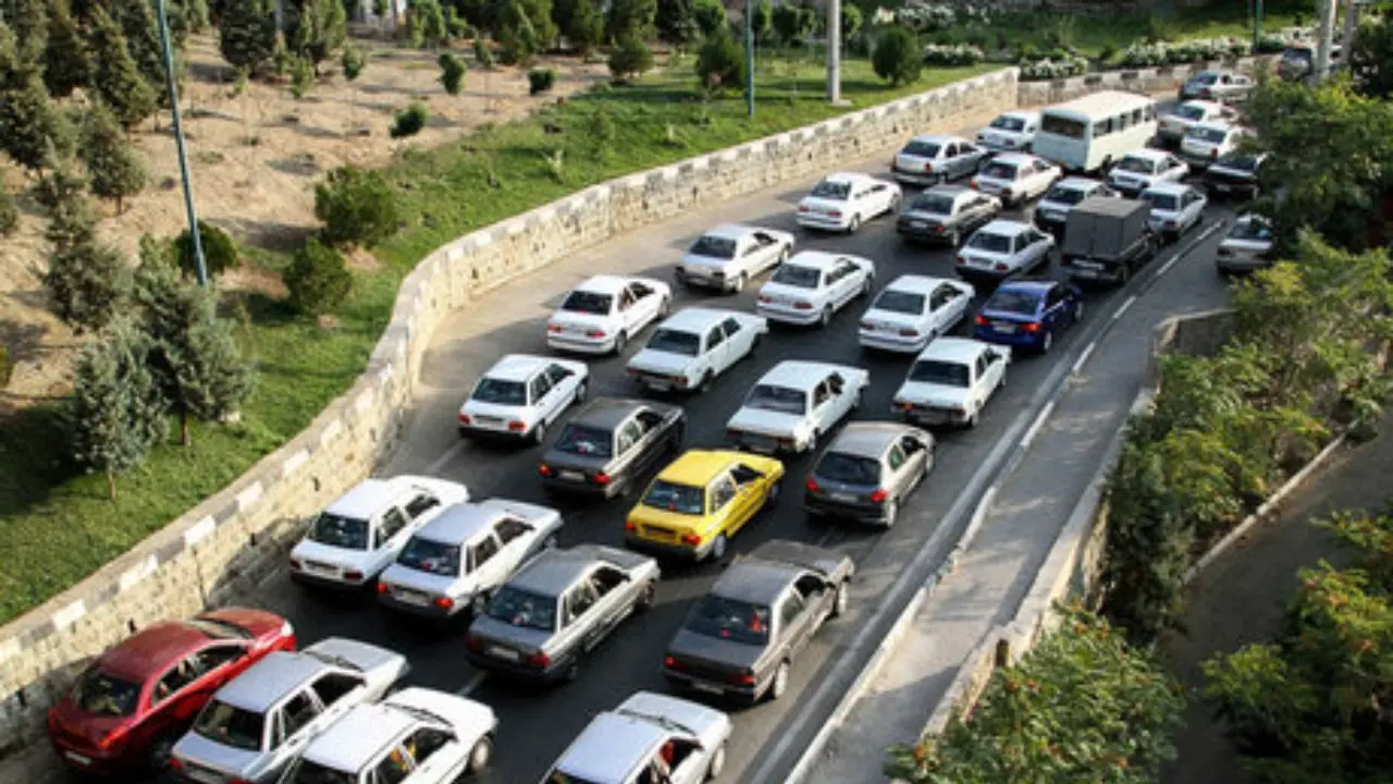ترافیک نیمه سنگین در جاده کرج