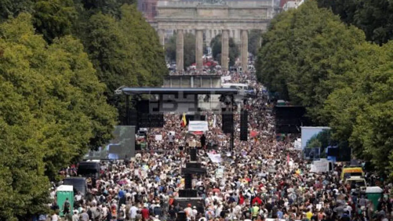 انتقاد مقامات آلمان از تظاهرات علیه محدودیت‌های کرونایی