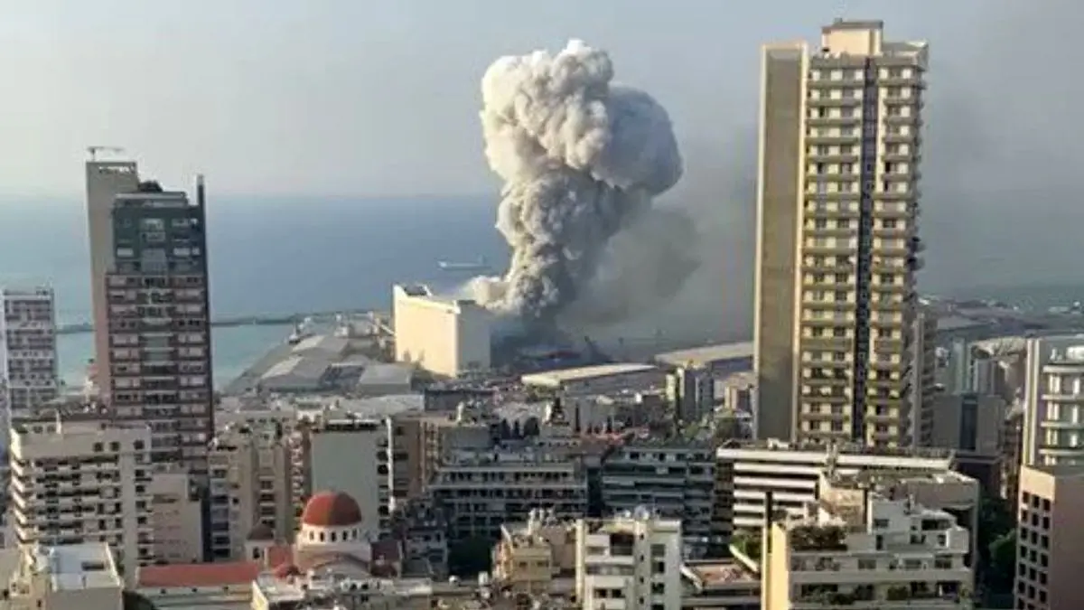 صحنه‌ای از موج انفجار کارخانه در بیروت+ ویدئو