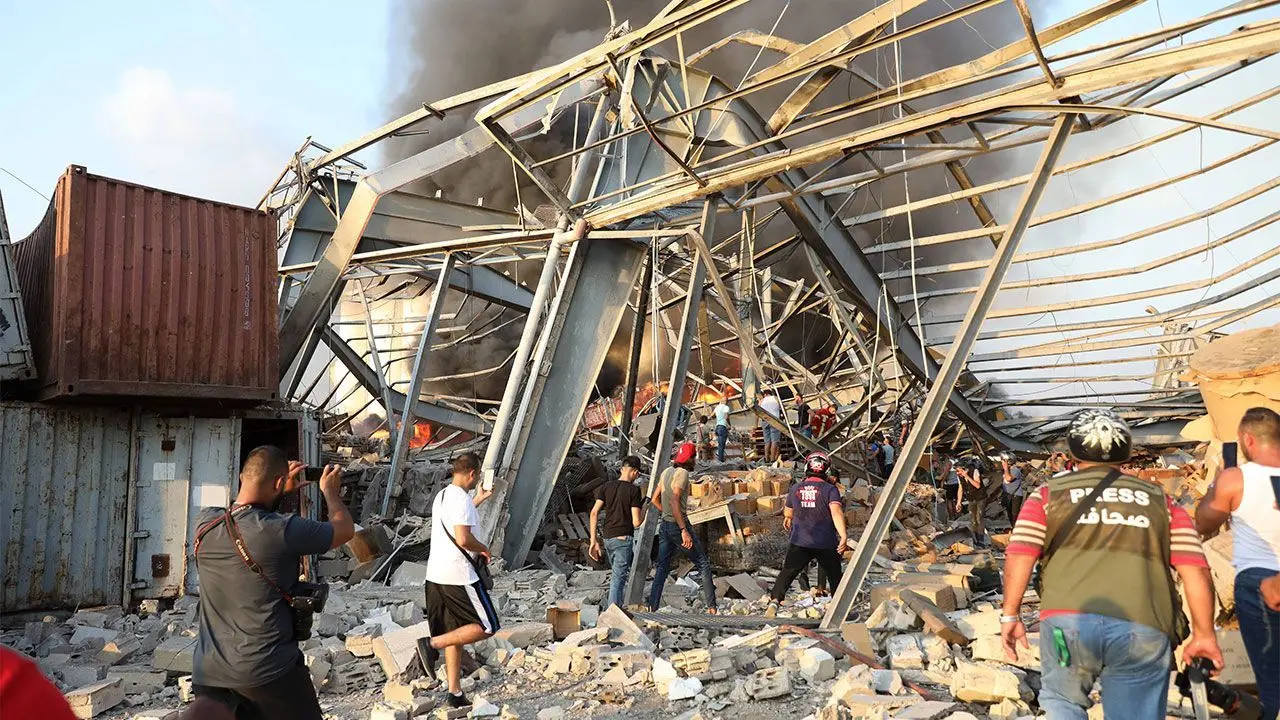 ساختمان‌های اطراف بندر بیروت به شدت ویران شده‌اند+ ویدئو