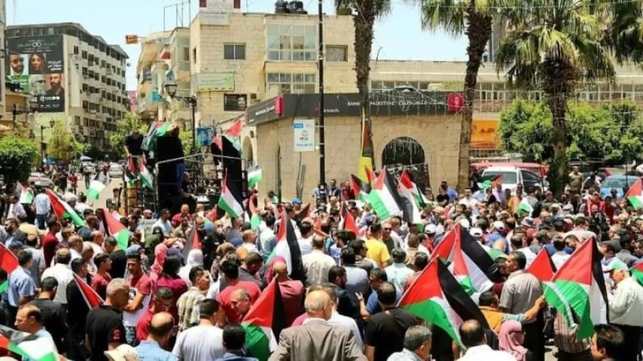 تظاهرات هزاران نفر در فلسطین علیه نتانیاهو
