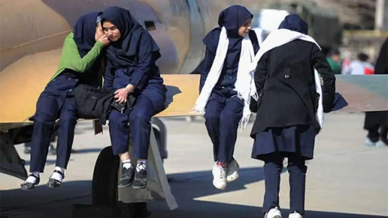 بحران نوجوانی در ایران؛ از اعتیاد به فضای مجازی تا شیفتگی نسبت به لایک‌های کاربران
