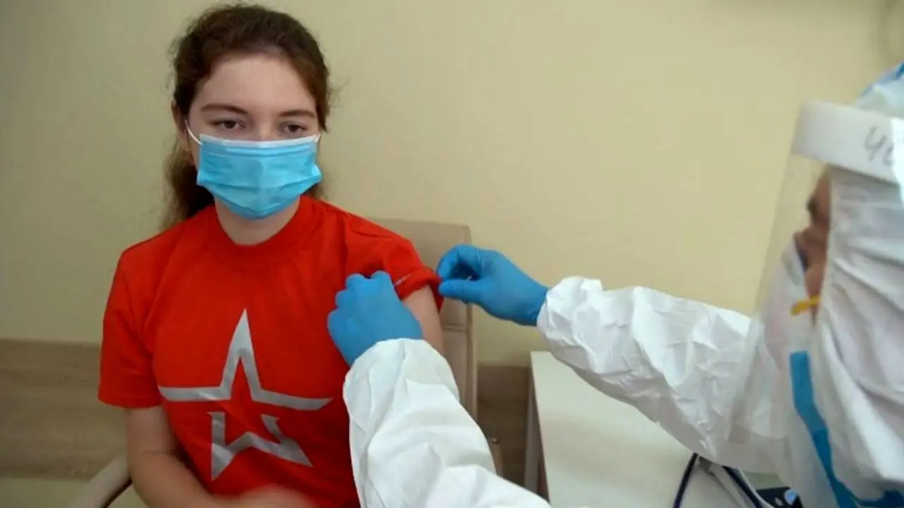 واکسن کرونا | تصویر جعلی دختر پوتین در رسانه‌های عربی دست به دست می‌شود + عکس  