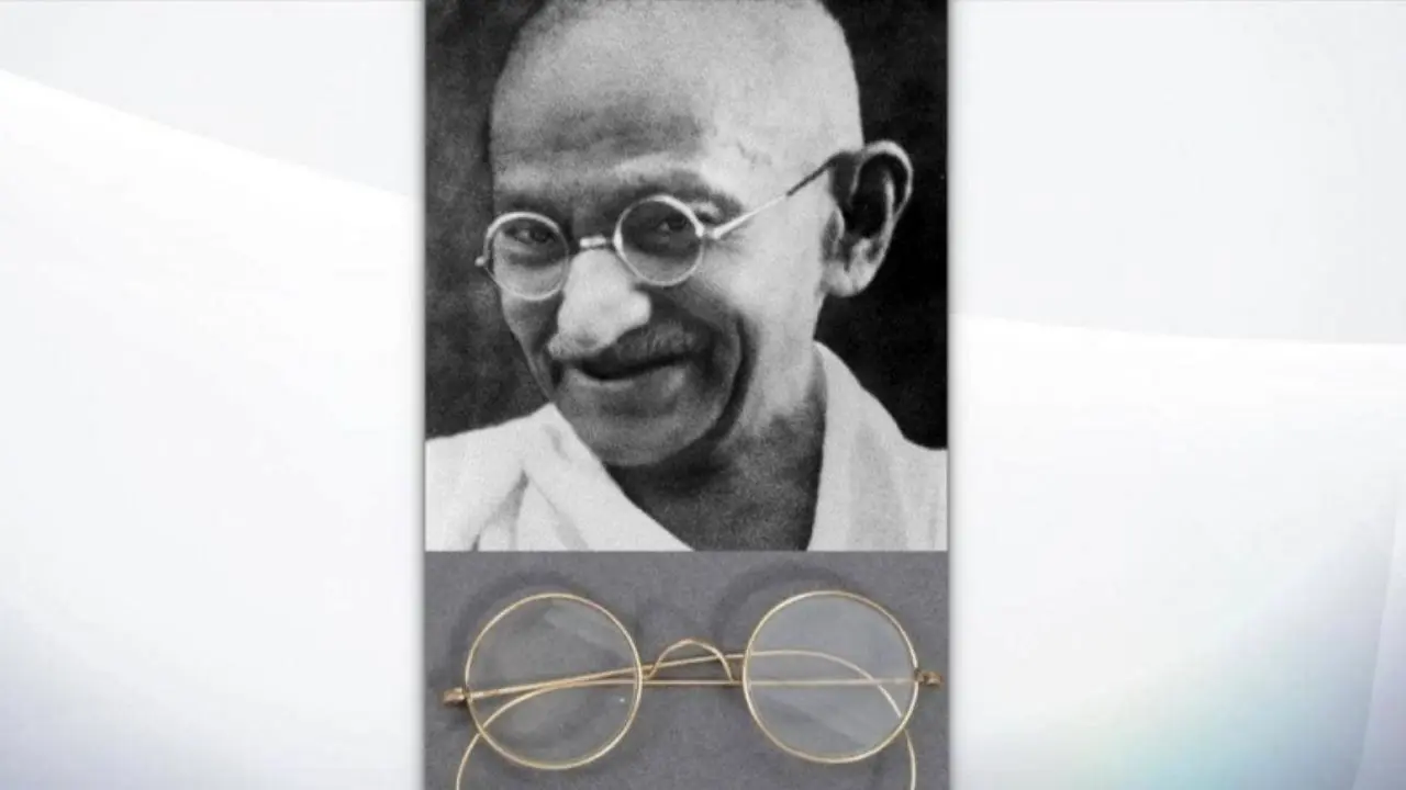 دور دنیا | عینک گاندی در عجیب‌ترین مکان ممکن پیدا شد