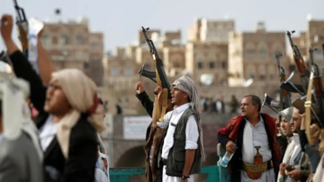 شمشیر عجیبی که یمنی‌ها از داعشی‌ها کشف کردند+ عکس