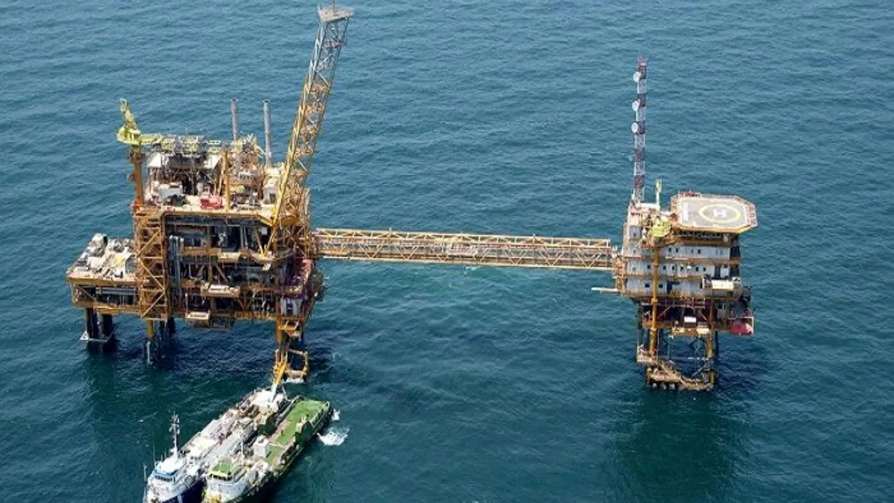 تولید نفت با اجرای 13 قرارداد جدید نفتی، 185 هزار بشکه‌ افزایش یافت