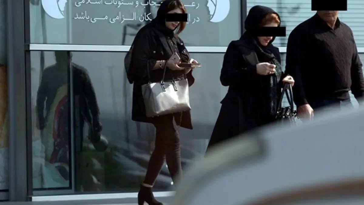 نظارت پلیس بر کشف حجاب و فروش مانتوهای شیشه‌ای