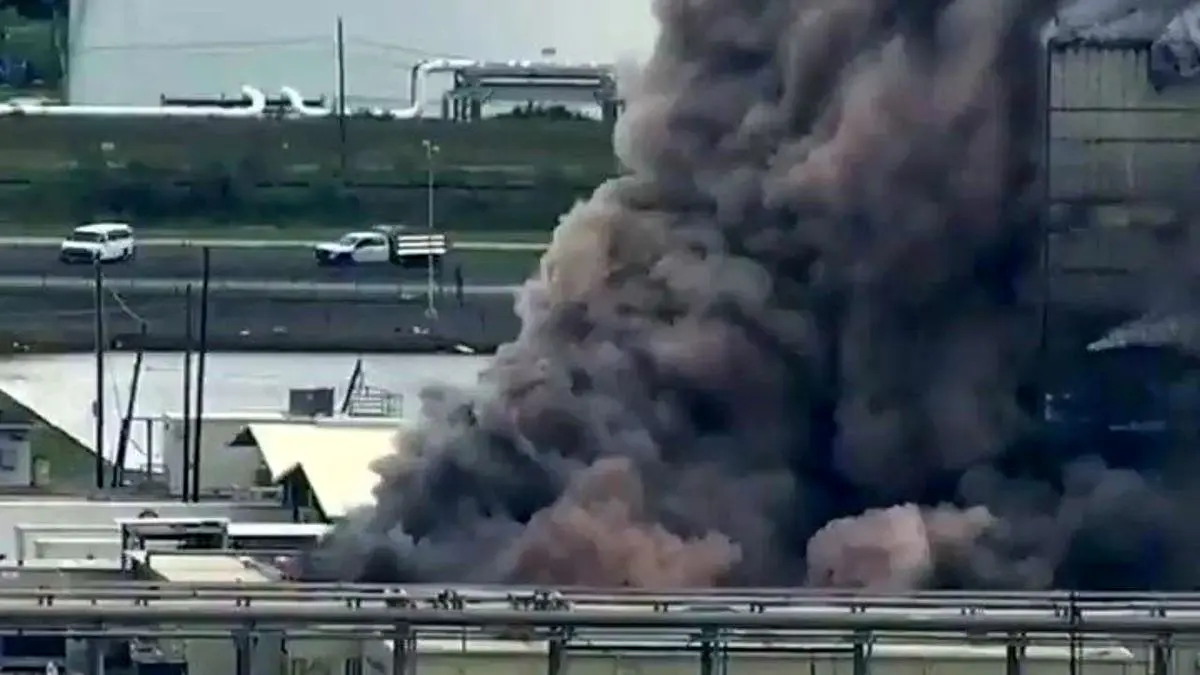 انفجاری شبیه بیروت در آمریکا رخ داد/ فاجعه شیمیایی در لوئیزیانا+ ویدئو