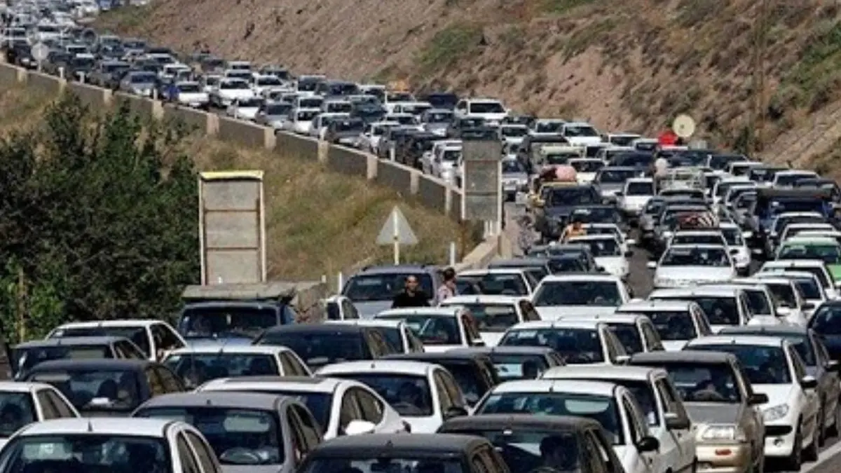 آخرین وضعیت جوی و ترافیکی محورهای مواصلاتی کشور / ترافیک سنگین در محور یکطرفه چالوس