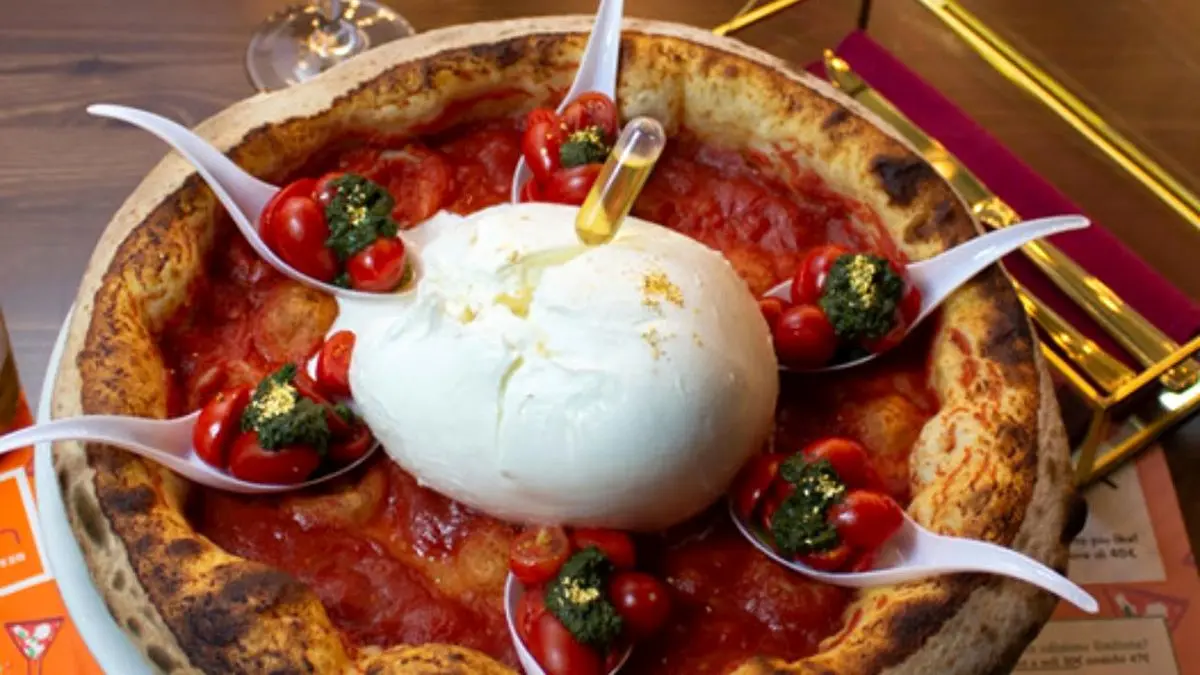 دور دنیا | گران‌ترین پیتزای ایتالیا چگونه تهیه می‌شود؟ + عکس
