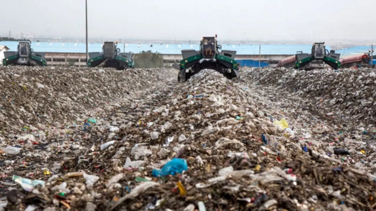 ظرفیت دفن زباله در آرادکوه اشباع شده است