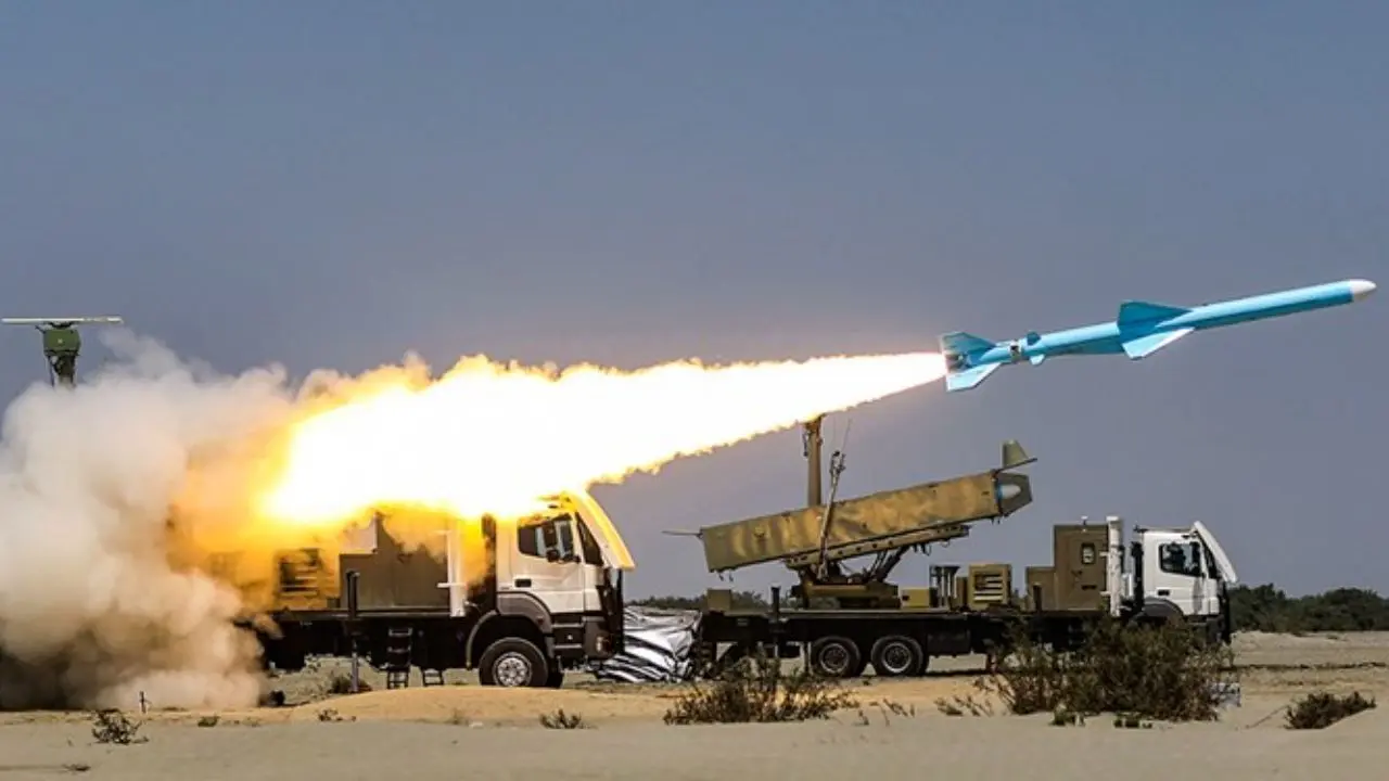 شلیک موشک قادر در رزمایش ذوالفقار ارتش/ انهدام هدف در فاصله 200 کیلومتری