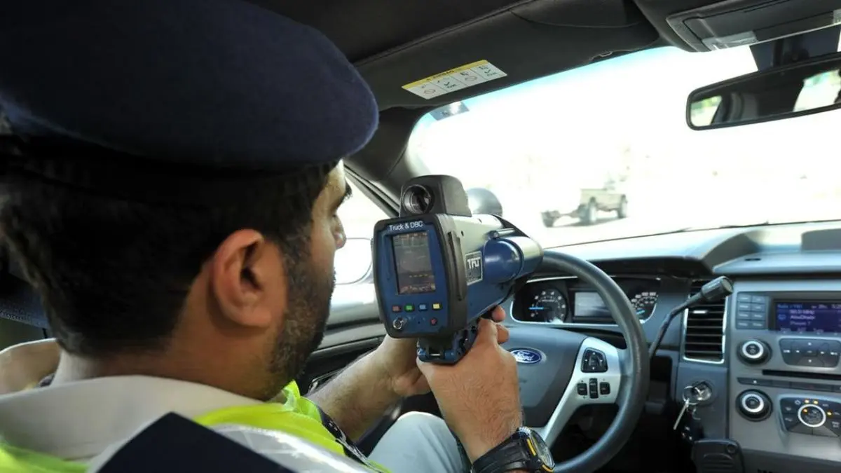 دور دنیا | 262 راننده اماراتی به دلیل سرعت کم جریمه شدند