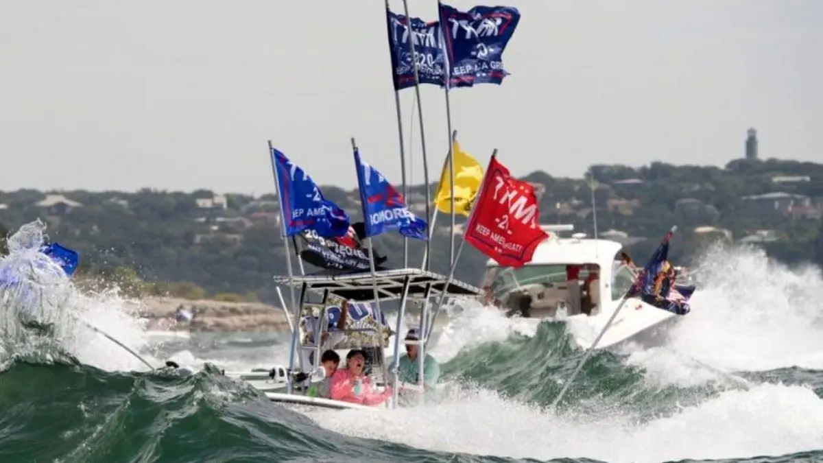 غرق‌شدن قایق‌های هواداران ترامپ در کمپین انتخاباتی تگزاس