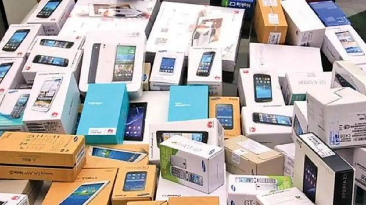 حدود 4 و نیم میلیون دستگاه تلفن همراه از گمرک ترخیص شد