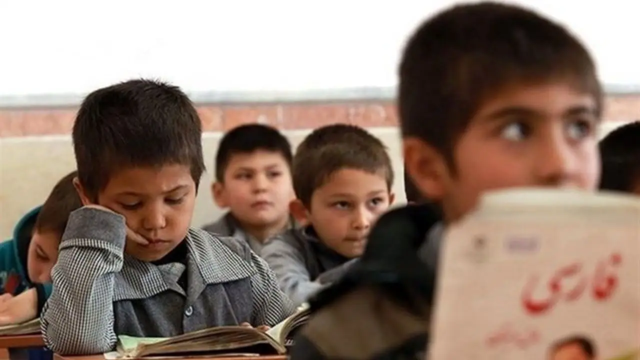 مشکلات دانش‌آموزان افغانستانی برای ثبت‌نام در مدارس را پیگیری کردیم