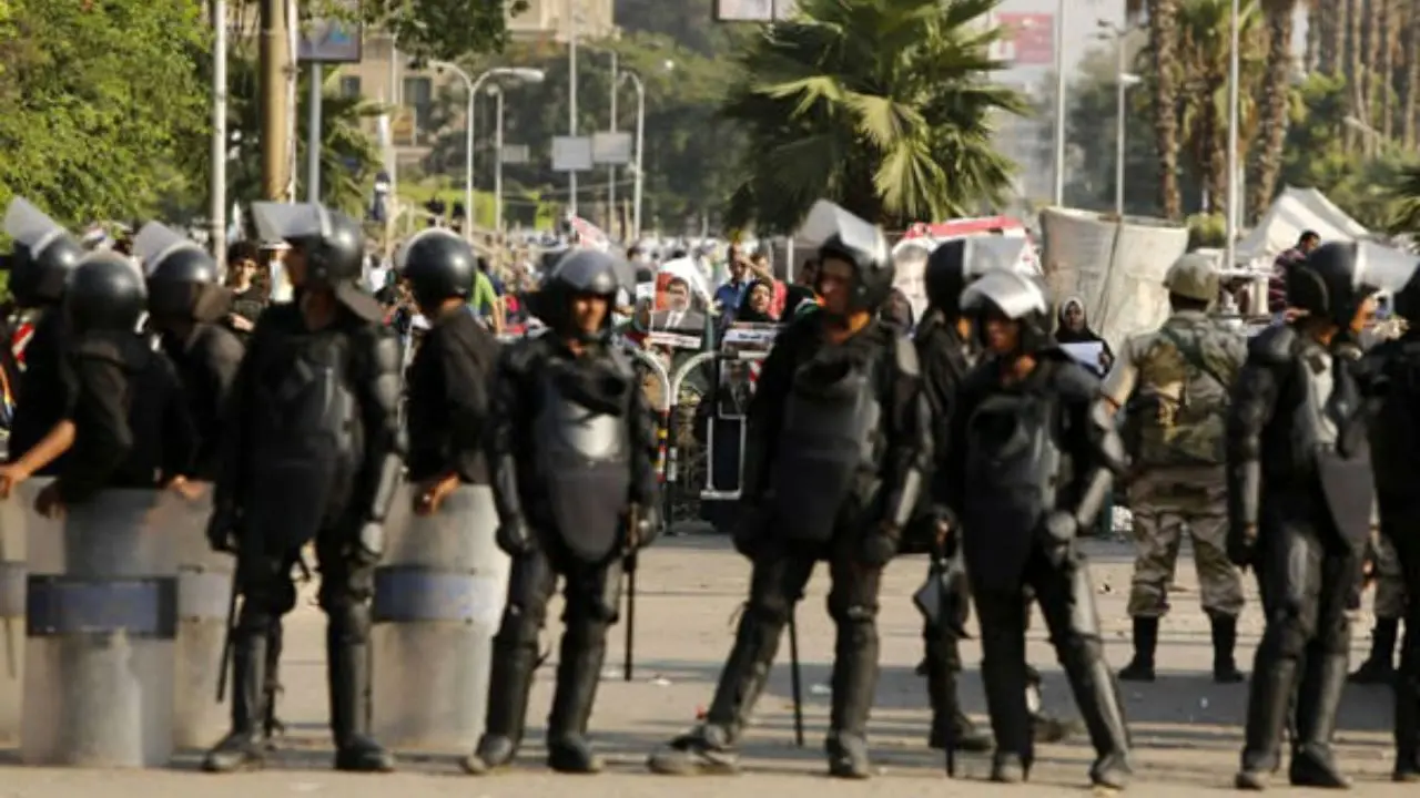 آماده باش نیروهای امنیتی مصر قبل از تظاهرات علیه سیسی