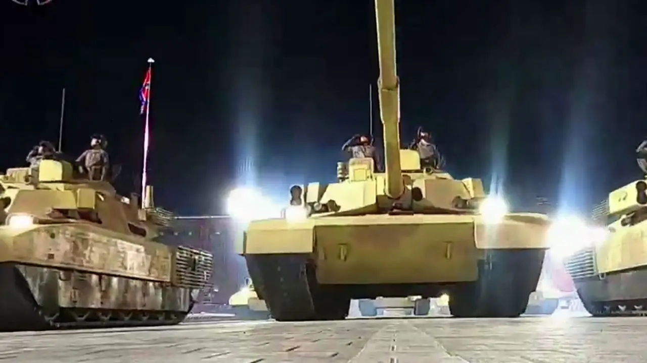 رژه‌ای که باعث ترس کره جنوبی و آمریکا شد / قدرت‌نمایی نظامی کره شمالی+ ویدئو