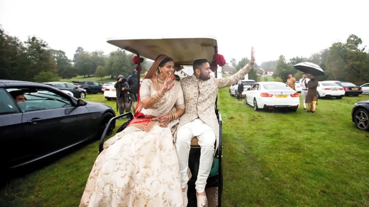 ویروس کرونا | عروسی به سبک کرونایی در بریتانیا برگزار شد