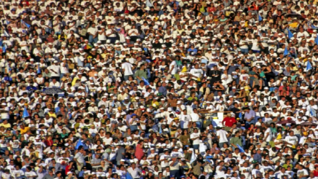برای اولین بار در تاریخ بشریت، جمعیت جهان رو به کاهش می‌رود + عکس