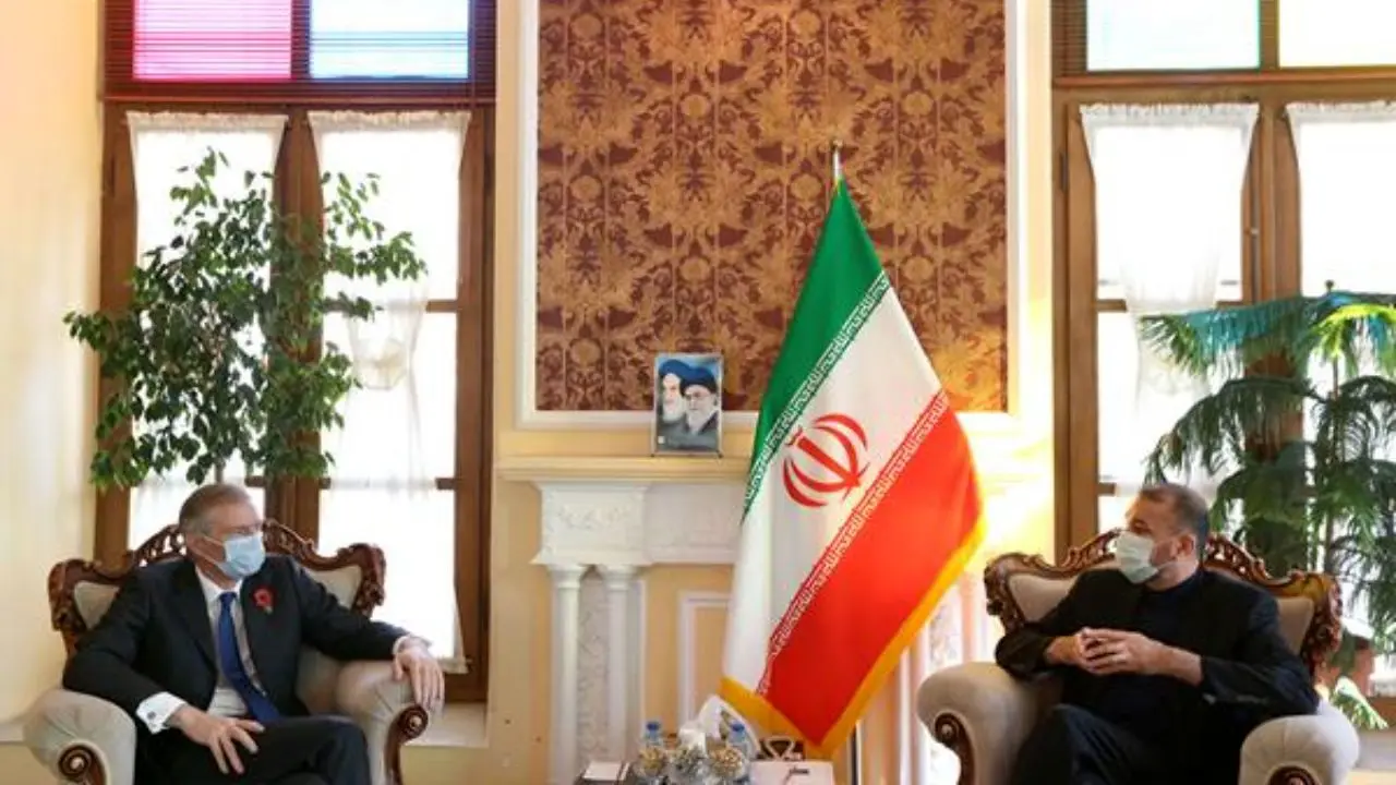 گزارش ملاقات دیپلمات نزدیک به اصولگرایان با سفیر انگلیس در تهران + عکس