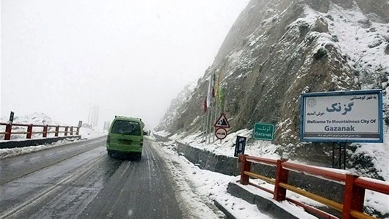 برف و باران در جاده‌های 16 استان