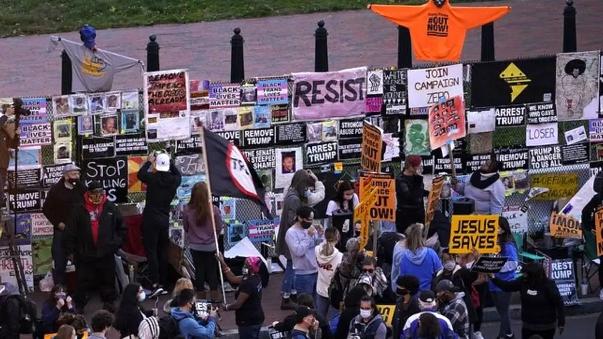 تجمع معترضان در مقابل کاخ سفید
