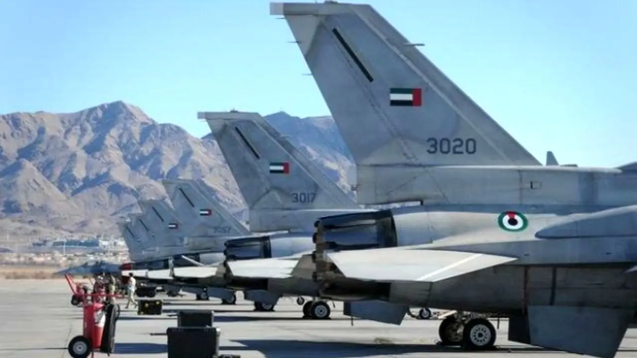 ورود هواپیماهای اف- 16 وابسته به نیروهای هوایی به پایگاه اماراتی