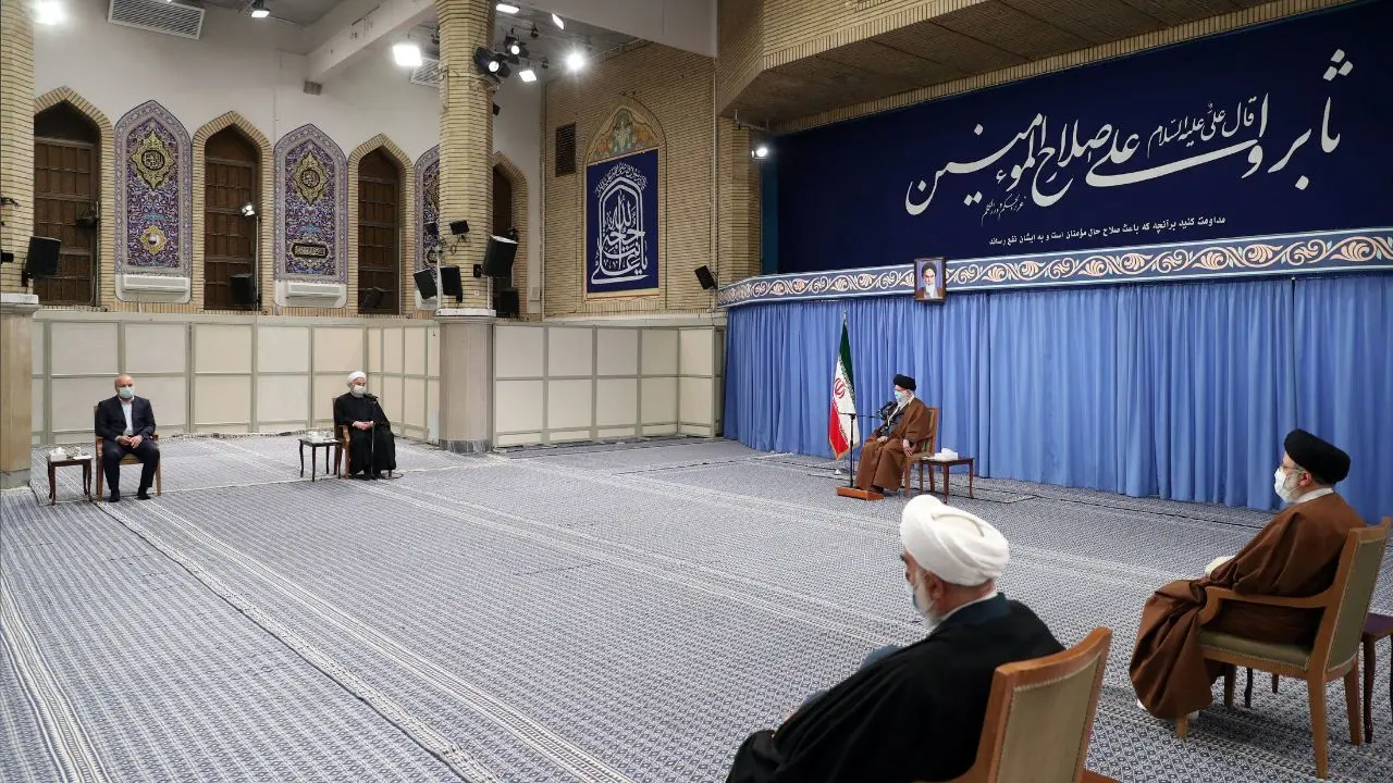 حدیث کتیبه حسینیه امام خمینی(ره) در دیدار شورای عالی اقتصادی به چه معناست؟ + تصویر