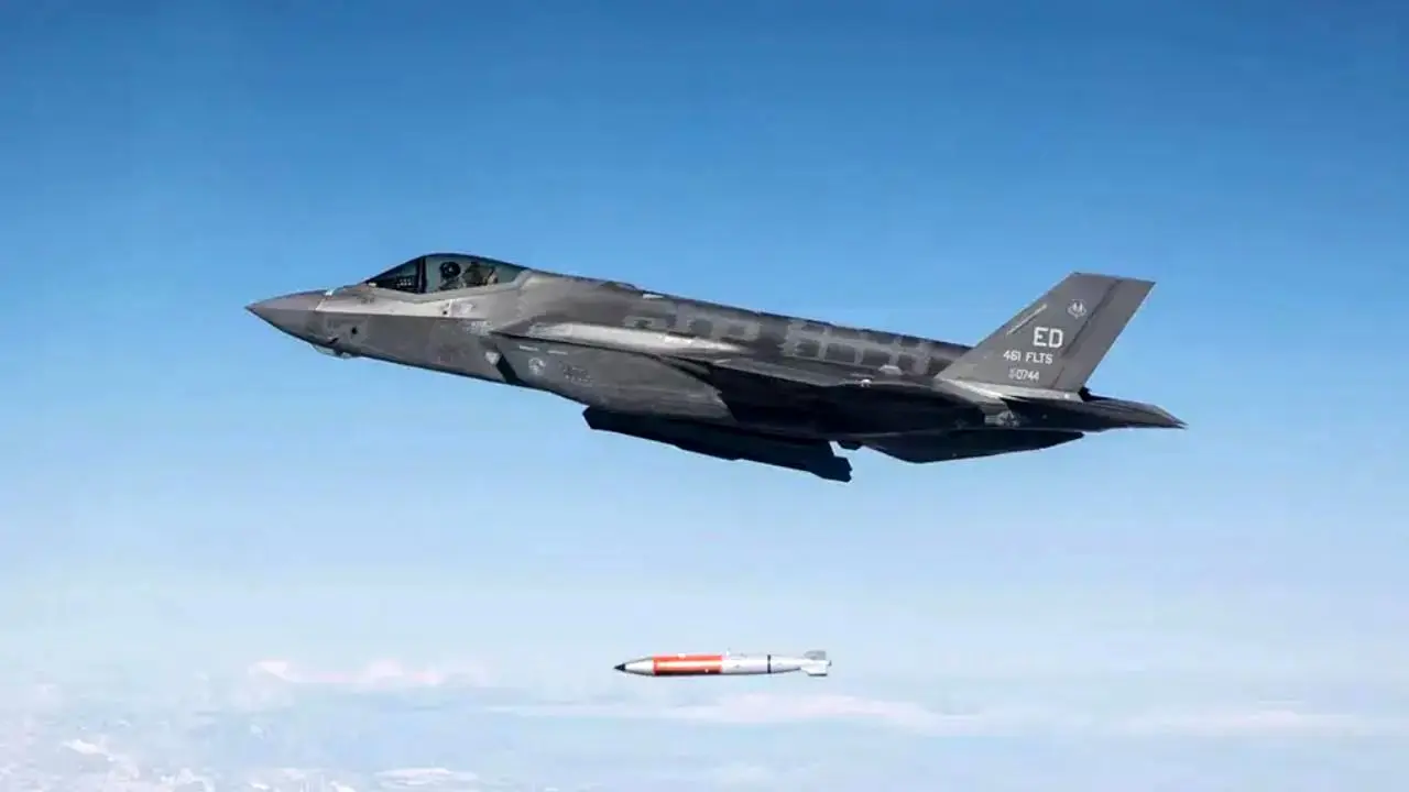 آزمایش پرتاب بمب اتم با سرعت صوت توسط اف-35+ ویدئو