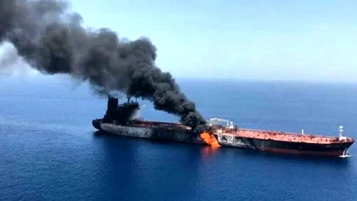 انفجار مین در یک نفتکش یونانی در بندر عربستان