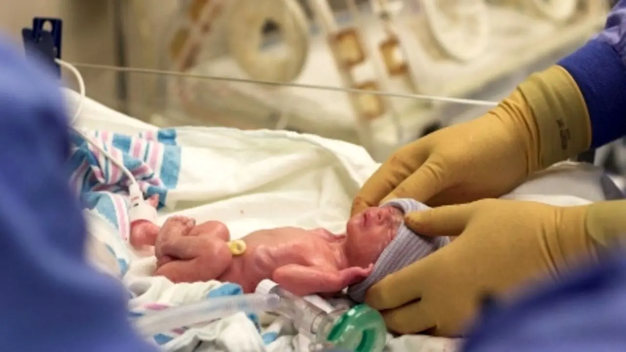 نامه سرپرستار بیمارستان نشان‌دهنده قصور در درمان نوزاد آبدانانی نبود