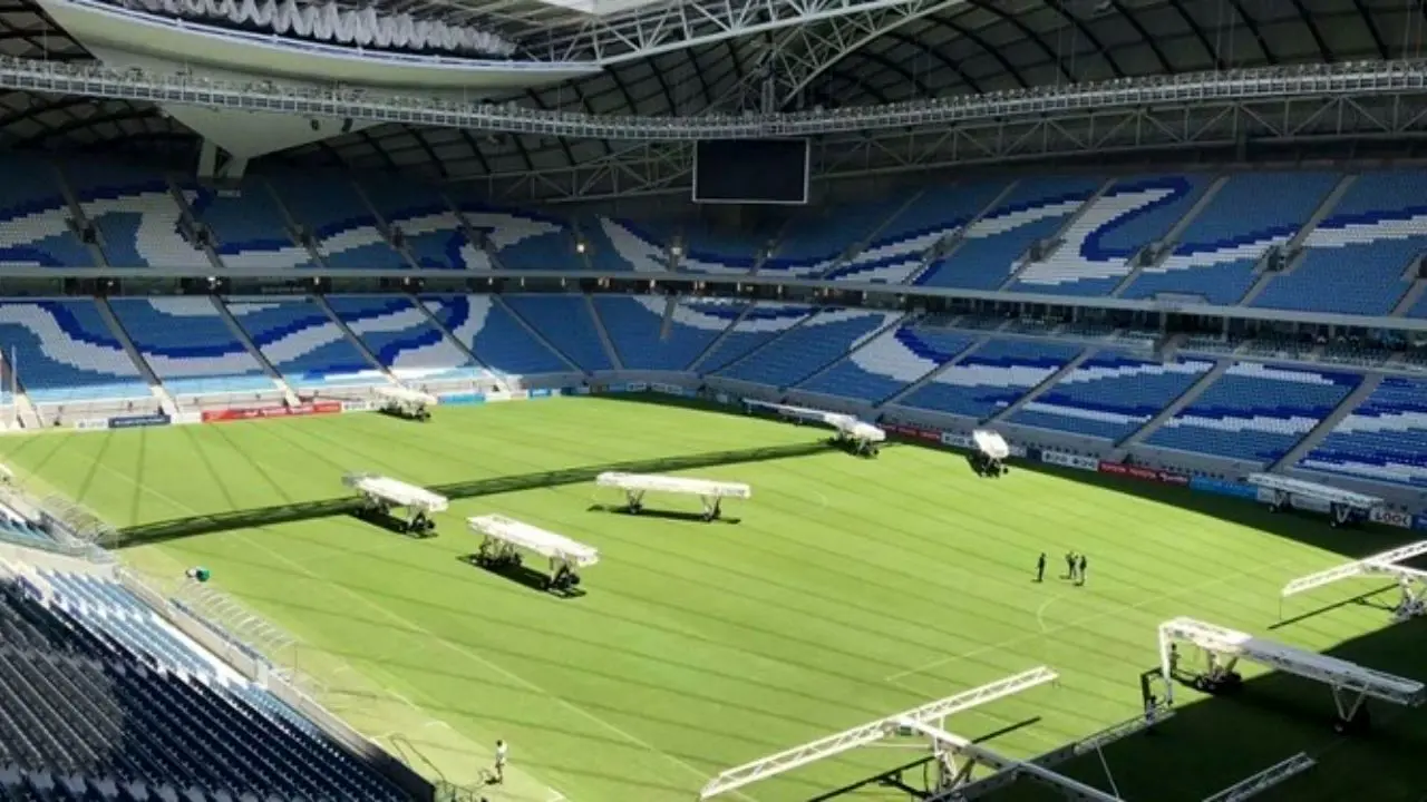 عکسی از فردوسی‌پور در جایگاه گزارشگران / هواداران پرسپولیس وارد ورزشگاه شدند / ترکیب پرسپولیس برابر اولسان هیوندای اعلام شد  + فیلم و عکس