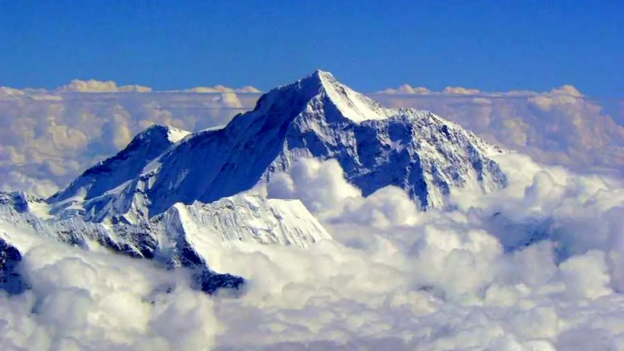 بلند ترین کوه دنیا 86 سانتی متر قد کشید