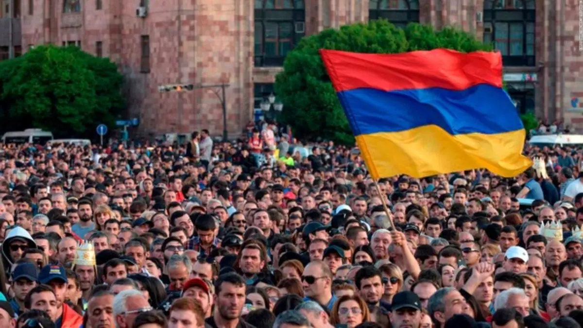اعتراضات ارمنستان| معترضان تلاش کردند وارد دفتر نخست وزیر شوند