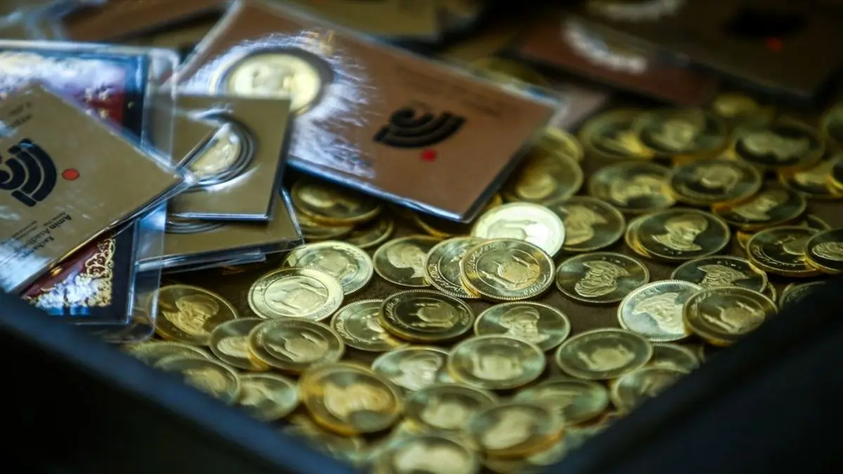 نوسان قیمت طلا و سکه در بازار؛ سکه 11 میلیون و 800 هزار تومان شد