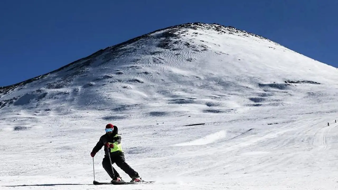 حدود 100 کوهنورد در برف توچال گرفتار شدند