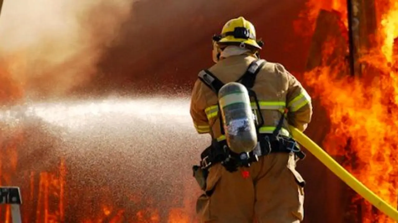 6 نفر از میان آتش لاله‌زار نجات یافتند