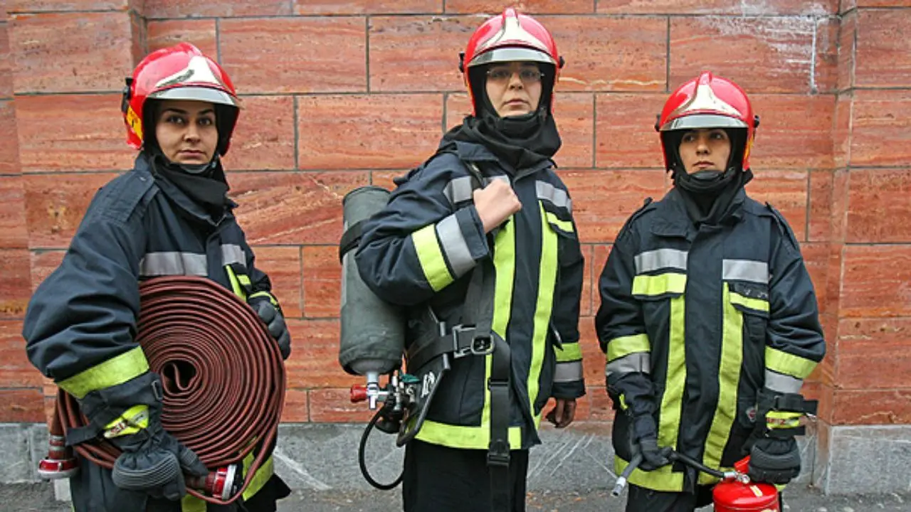 امکان ثبت‌نام زنان در آزمون استخدامی آتش‌نشانی
