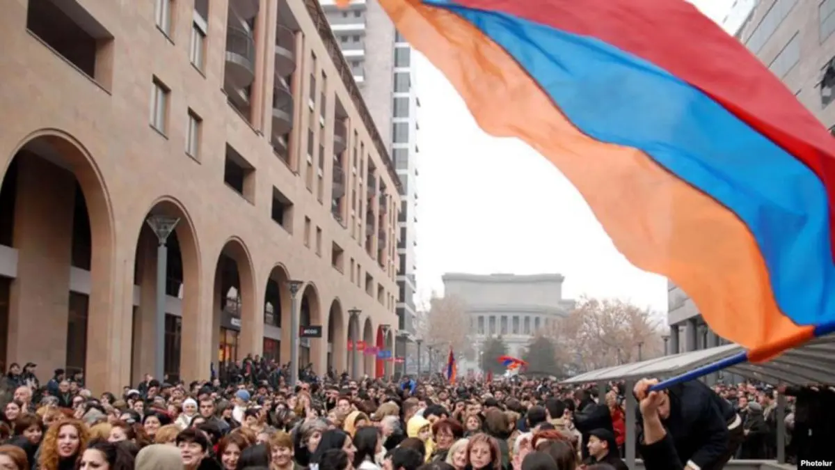 تجمع معترضان در مقابل پارلمان ارمنستان