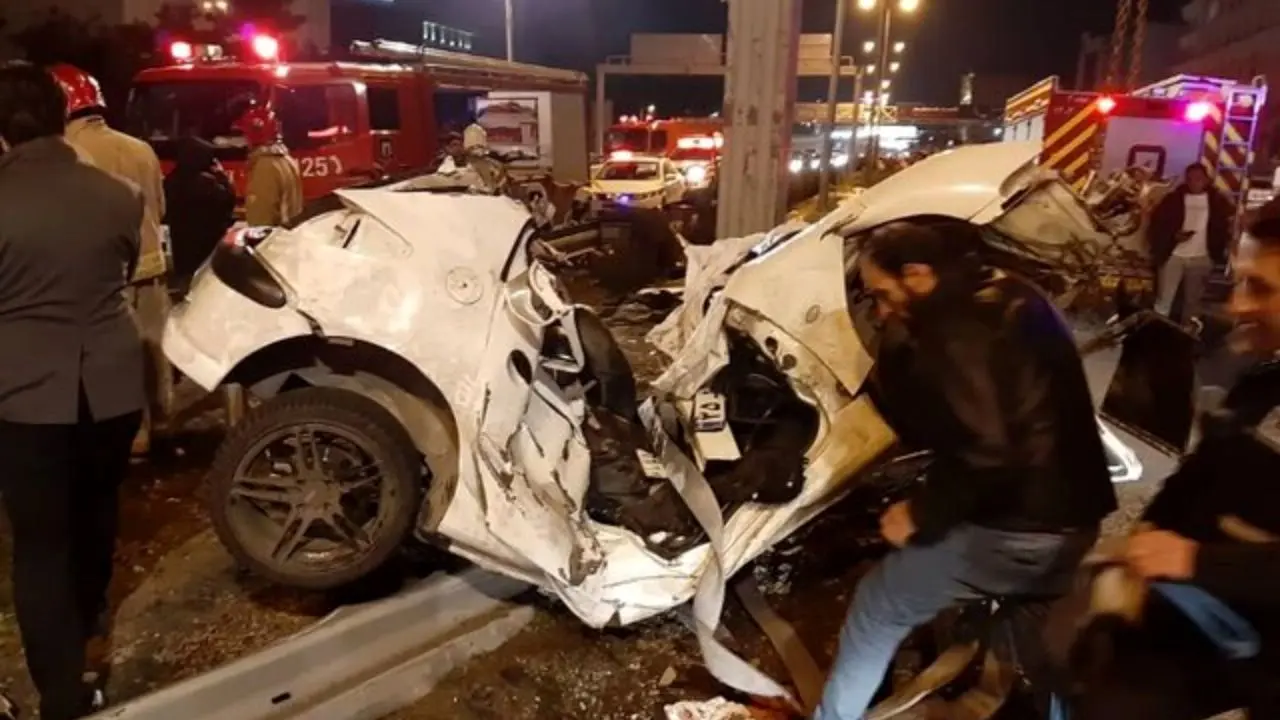 تصادف مرگبار پراید و تریلر حامل شیشه در تهران