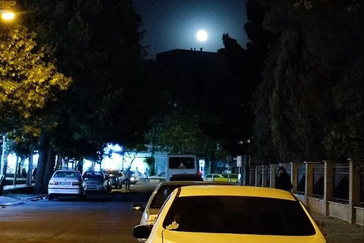 ببینید| تصاویری از ابرماه آبی امشب در تهران
