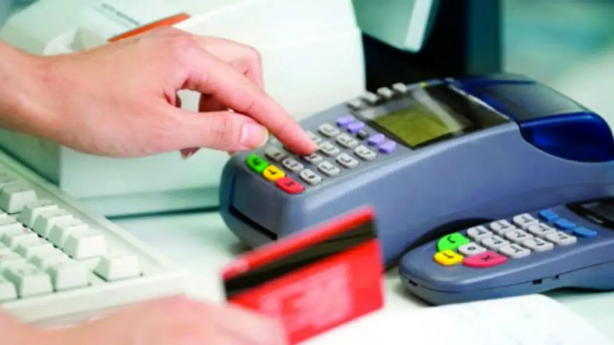 انحصارگرایی بانک‌ها، مشتریان کارت‌های اعتباری را سرگردان کرده است